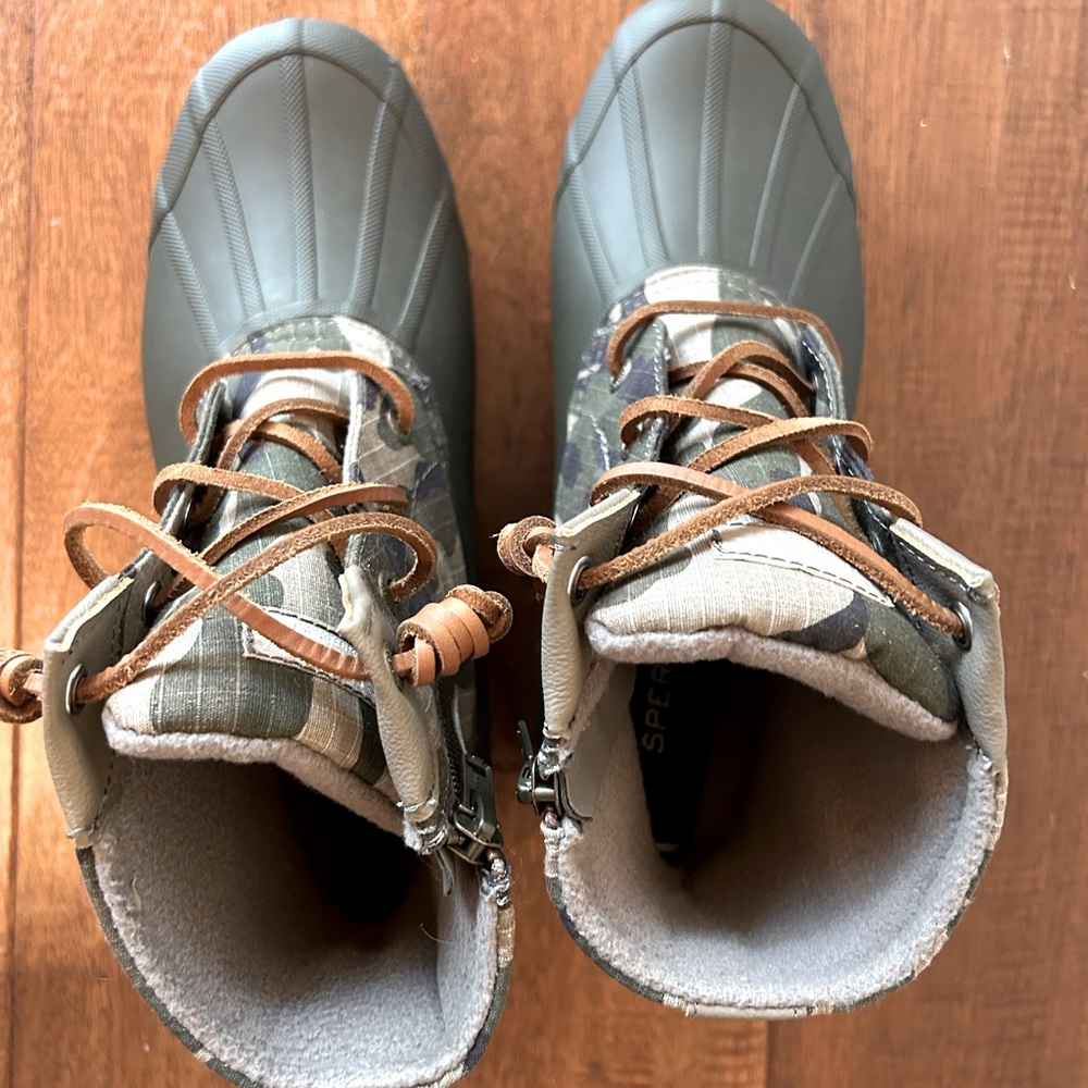 BRAND NEW, never worn Sperry Syren Gulf Camo Duck Boot, size 8.5M - Picture 7 of 9